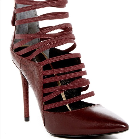 Kenneth Cole New York Wam Caged Pump - Picture 2 of 7